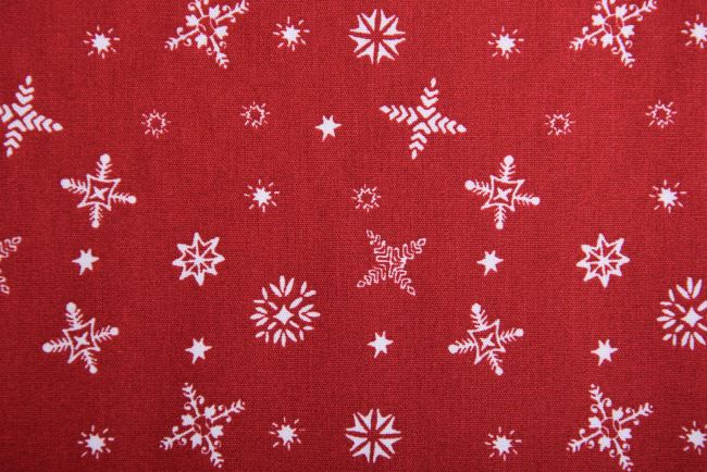 Vianočná látka z bavlny v červenej farbe s potlačou snehových vločiek K15026-016D