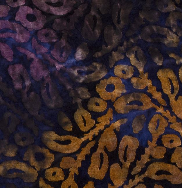 Viskózový úplet s farebným batikovaným abstraktným vzorom 18019/008