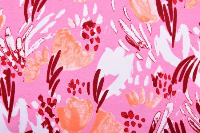 Viskózový úplet v ružovej farbe s potlačou maľovaných kvetín K4