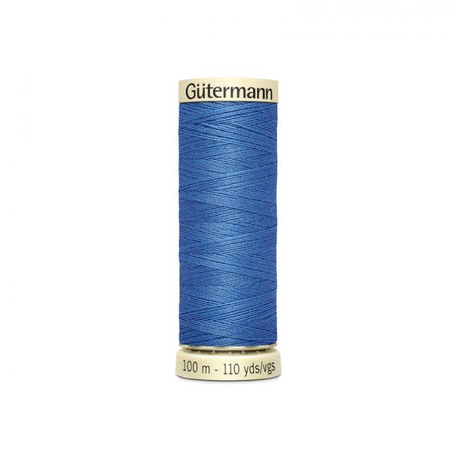 Univerzálna šijacia niť Gütermann v modrej farbe s nádychom fialovej 213