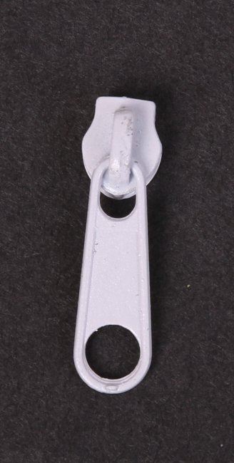 Jazdec k zipsu v bielej farbe 0,9 cm I-S30-NC-101