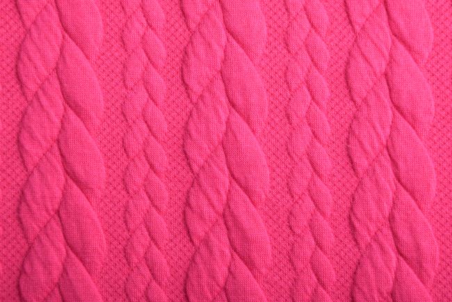 Pletenina v ružovej farbe s vrkôčiky 13423/875